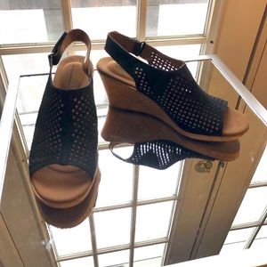 Rockport wedges